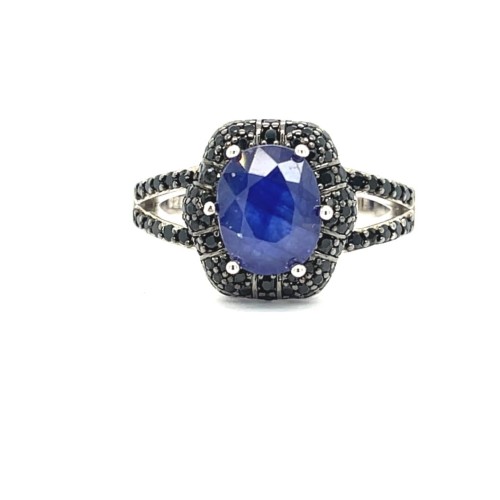 Przejdź do produktu Srebrny Pierścionek Z Dużym Owalnym Szafirem I Czarnymi Spinelami
