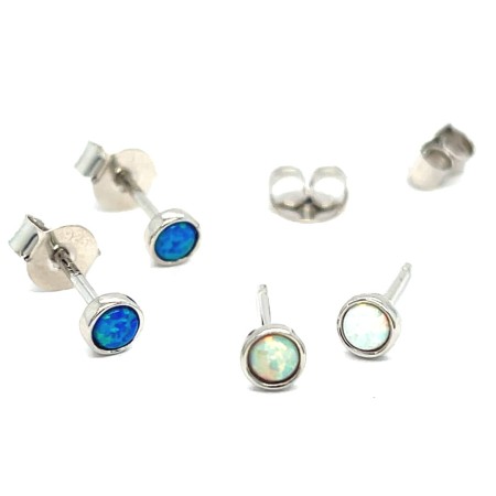 minimalistyczna biżuteria do ucha, kolczyki typu wkrętki 925, biżuteria basic na co dzień, drobne ozdoby do uszu, stylizacja ucha z wieloma dziurkami, ear party biżuteria