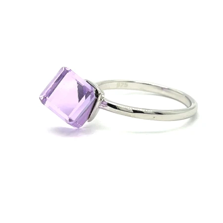 pierścionek kostka ametystowa swarovski, biżuteria designerska srebro 925, pierścionek z kwadratowym kryształem, prezent dla niej fioletowy pierścionek, swarovski elements pierścionek, modny pierścionek fiolet 2026, fioletowa kostka 12x12
