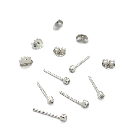 kolczyk do chrząstki srebro 925, drobny kolczyk rodowany cyrkonia, elegancki kolczyk 3 mm sztyft
