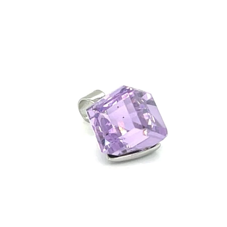 zawieszka swarovski lilowa, srebrny wisiorek geometryczny, krysztal swarovskiego 8x8, zawieszka z krawatka 7 mm, modne dodatki damskie