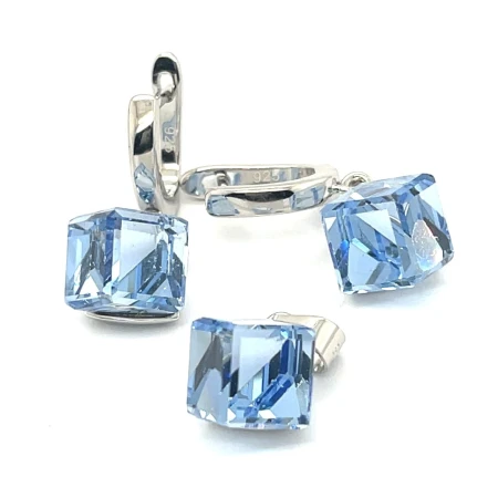 luksusowe kolczyki angielskie, blekitna bizuteria damska, kolczyki e commerce swarovski, oryginalne kolczyki wiszace, sklep z bizuteria shoper