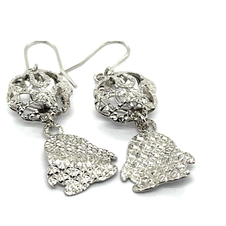 kolczyki srebrne wzór fantazyjny, biżuteria w stylu boho srebro, kolczyki wiszące diamentowane srebro, srebrna biżuteria ażur, biżuteria dla wymagających srebro 925