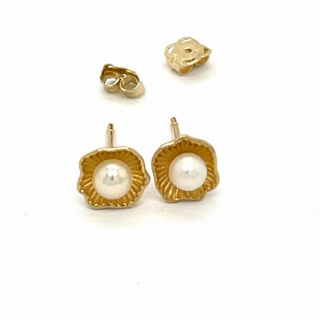 kolczyki na sztyfcie złote, złote wkrętki z perłami, biżuteria na sztyft 585, bezpieczne zapięcie kolczyków, małe sztyfty złote 6x7 mm, wygodne kolczyki do uszu z perłą