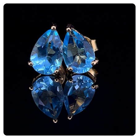 pozłacane kolczyki z niebieskim kamieniem, kolczyki krople z topazem, biżuteria z topazem naturalnym, srebrne kolczyki 925 topaz, elegancki prezent z topazem, kolczyki łezki 6x10 mm