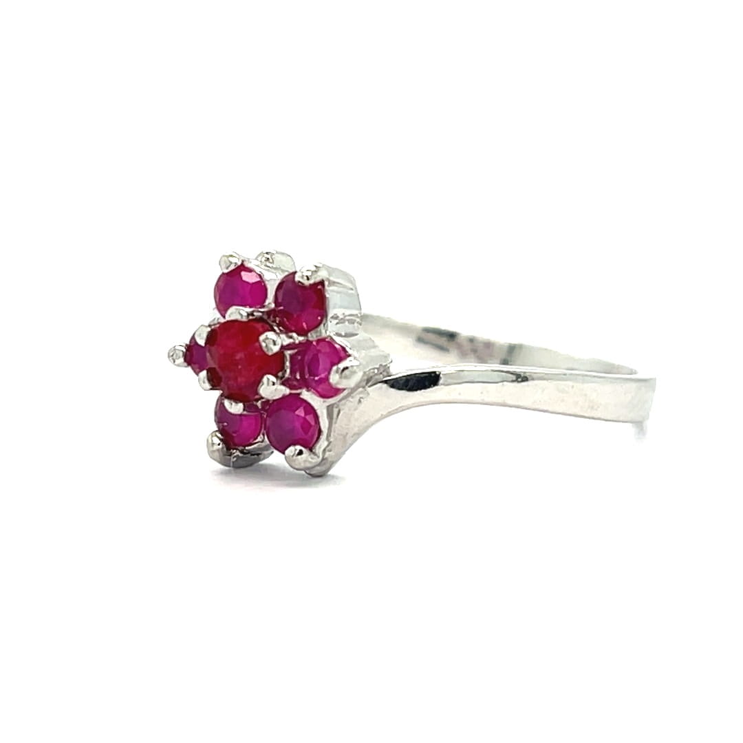 pierścionek z rubinami, srebrny pierścionek rodowany 925, pierścionek rubin naturalny, pierścionek kwiatek rubiny, biżuteria z naturalnymi kamieniami, pierścionek srebrny r. 19, pierścionek rodowany srebro