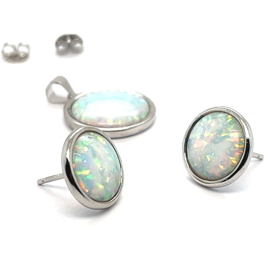 srebro rodowane próba 925, biżuteria z białym kamieniem, okrągłe kolczyki sztyfty, zawieszka z naturalnym opalem, zestaw biżuterii na prezent, srebro które nie czernieje