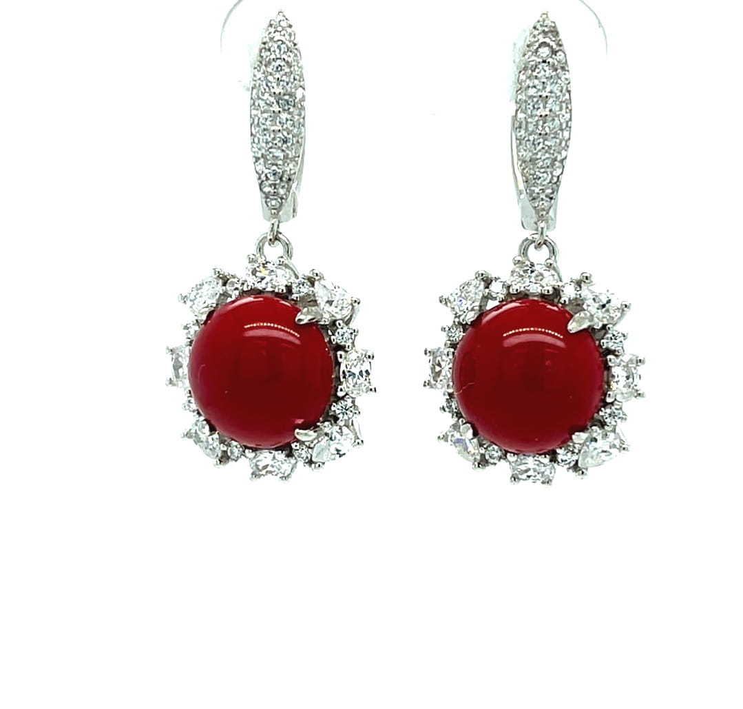 kolczyki z czerwonym oczkiem wiszące, srebrne kolczyki z cyrkonią na zapięciu, biżuteria premium shoper, wiszące kolczyki z koralem i kamieniami, srebro rodowane 925 cena, kolczyki z koralem sklep