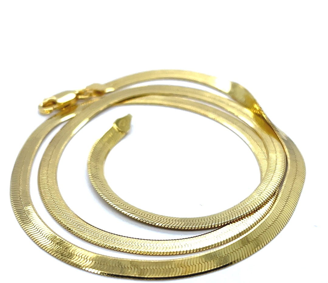 naszyjnik snake chain, modny naszyjnik 2026, złoty łańcuszek płaski, biżuteria złocona sklep, elegancki naszyjnik bez zawieszki, trendy biżuteryjne jesień zima