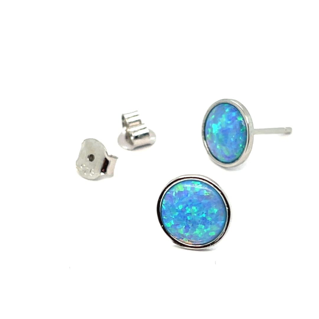 niebieski opal w srebrze, biżuteria z niebieskim kamieniem, kolczyki rodowane 925, biżuteria srebrna z opalem, kolczyki opalizujące