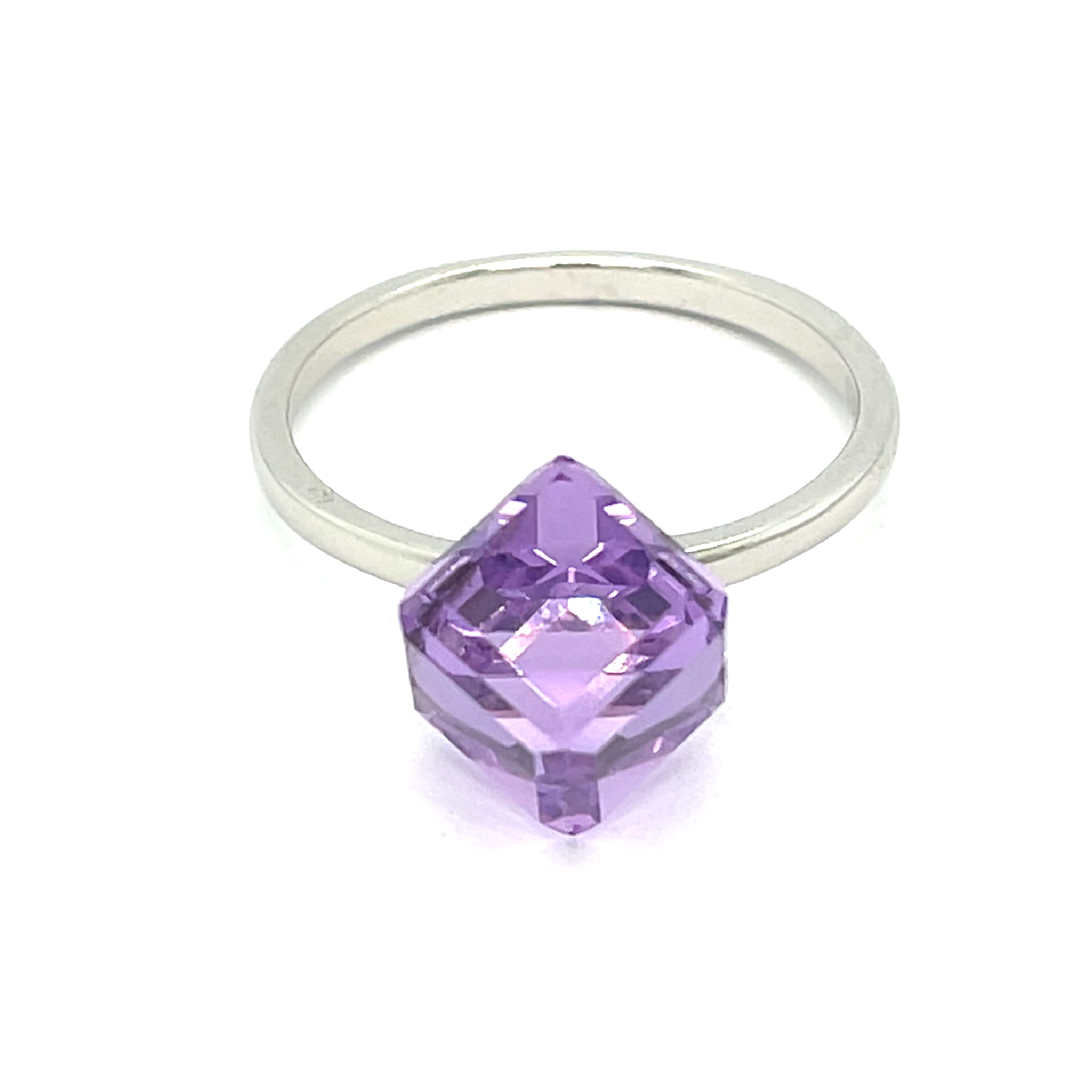 pierścionek statement fioletowy, nowoczesna biżuteria z kryształami, pierścionek kostka 12mm, biżuteria srebrna rodowana swarovski, ametystowy pierścionek na prezent, elegancki pierścionek z dużym oczkiem, fioletowa biżuteria premium