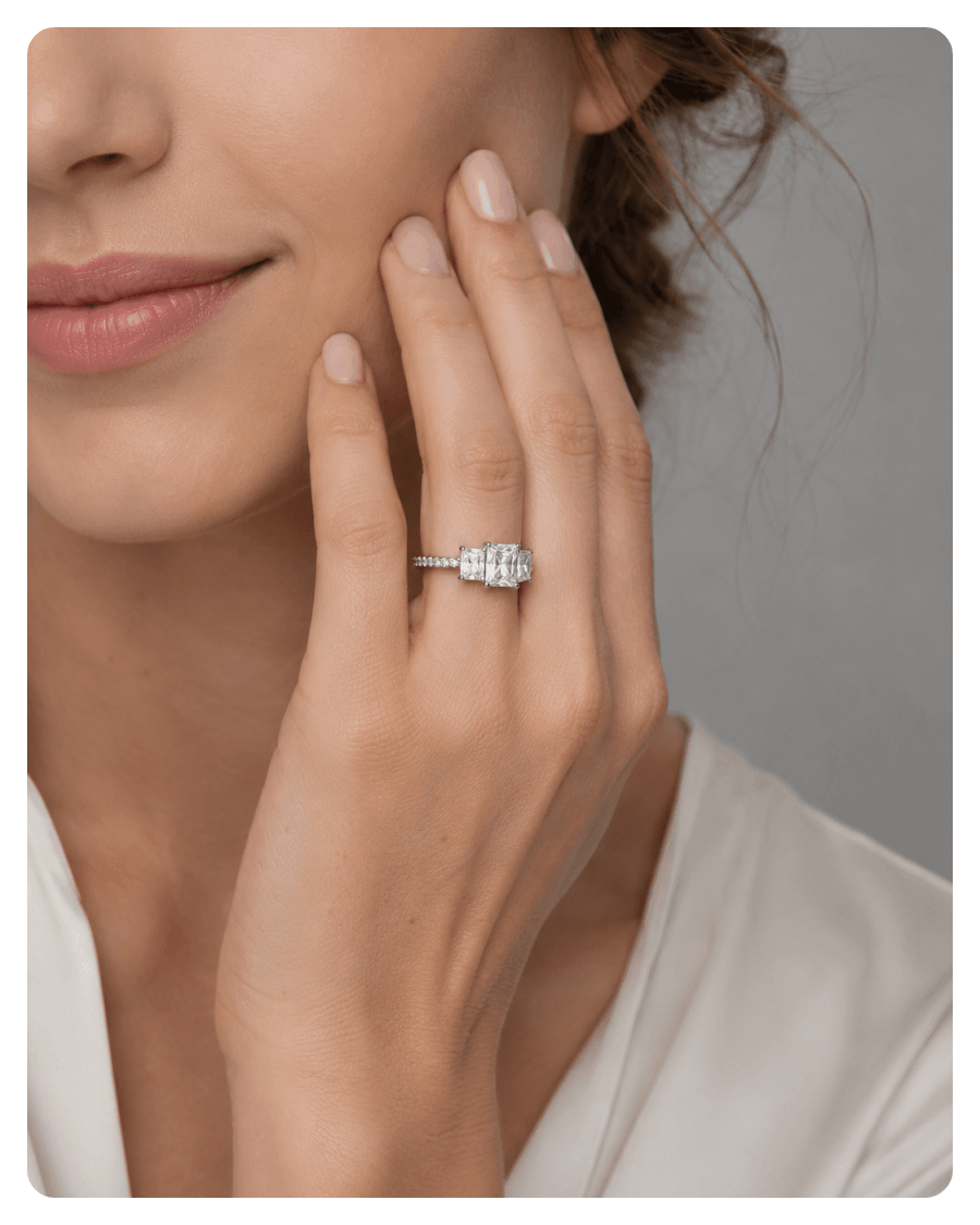 pierścionek srebrny z dużym oczkiem, pierścionek z cyrkonią 6x8 mm, biżuteria damska srebro rodowane