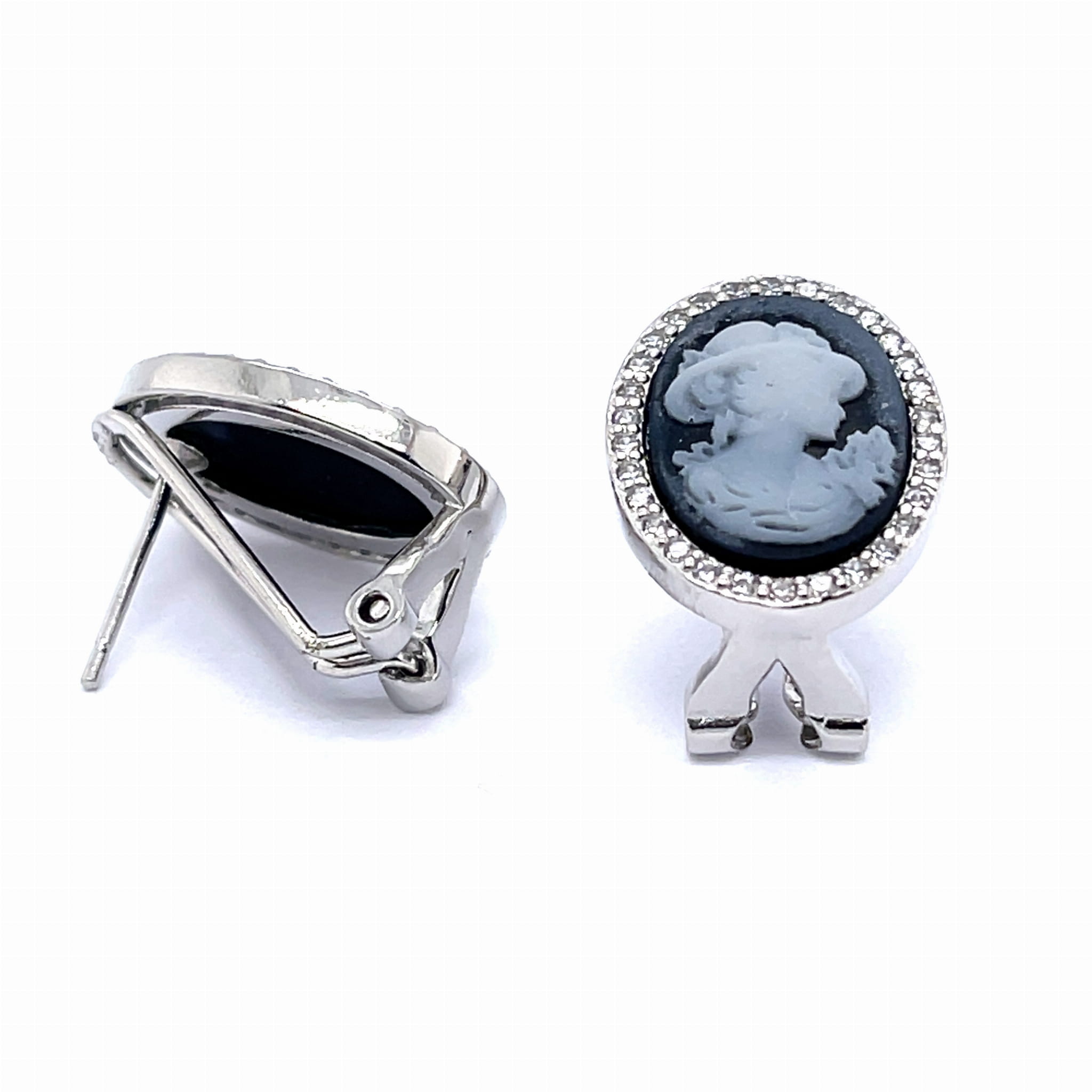 Kolczyki- klipsy Kamea na czarnym tle , srebro, cyrkonie, masa jubilerska